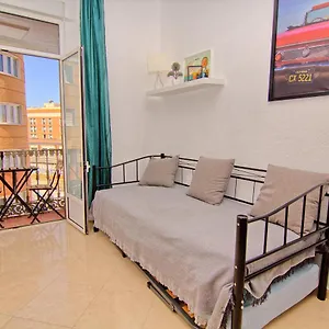 Homestay Balcony &, Malaga